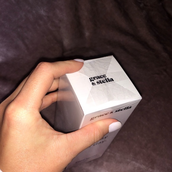 Grace & Stella Rose Spray **UNOPENED** - Picture 2 of 3